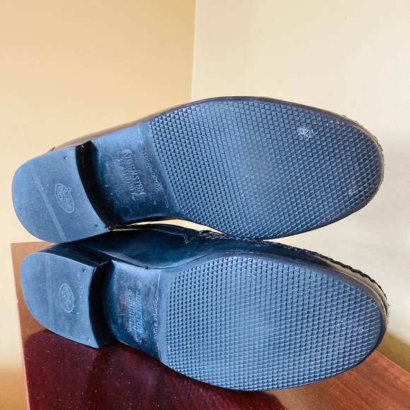 Vintage Johnston & Murphy Black Shoes with tassels - Picture 11 of 12